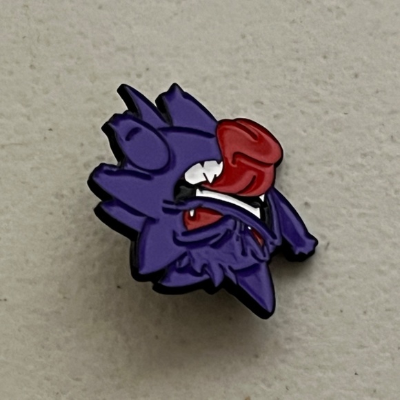 Pokemon Gengar Pin Brooch Pins Streetwear Hats Hat Bag New Charizard - Picture 3 of 8